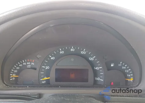 2004 Mercedes-Benz C 240 4Matic z USA, uszkodzony, nr VIN WDBRF81J54F546239